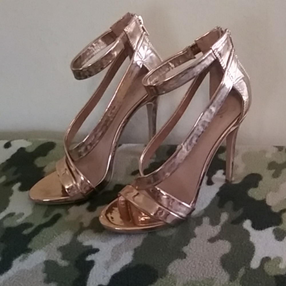 Absolute Statement Heels